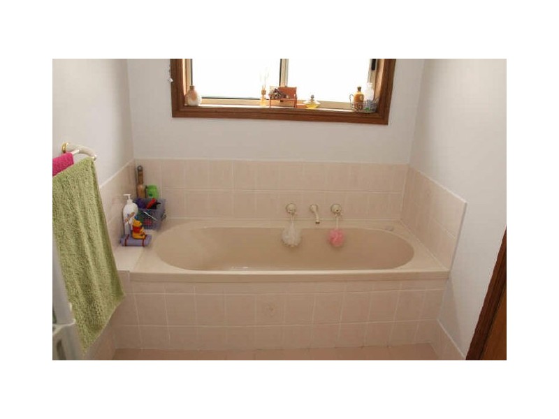 16 Livermead Way, Moana SA 5169