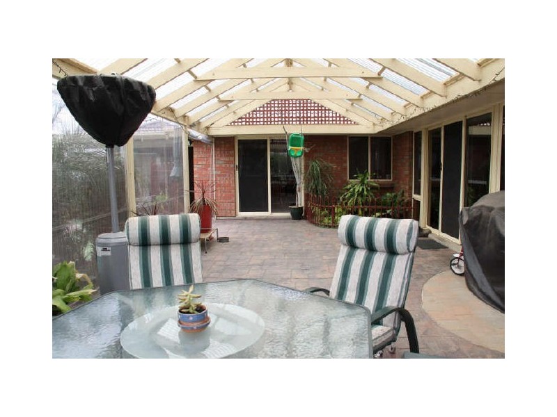 16 Livermead Way, Moana SA 5169