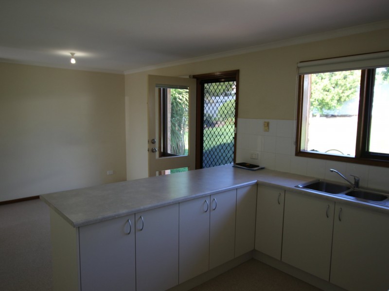 27 Birchenough Road, Huntfield Heights SA 5163