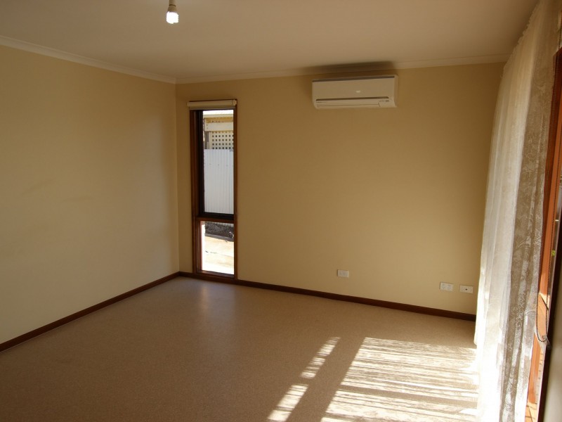 27 Birchenough Road, Huntfield Heights SA 5163