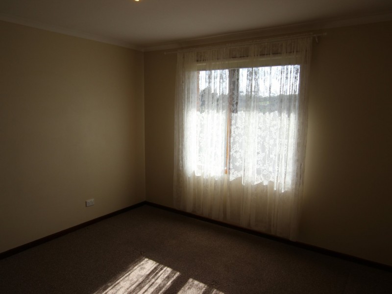 27 Birchenough Road, Huntfield Heights SA 5163