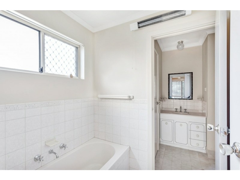 2/23 Heathersay Avenue, Aldinga Beach SA 5173