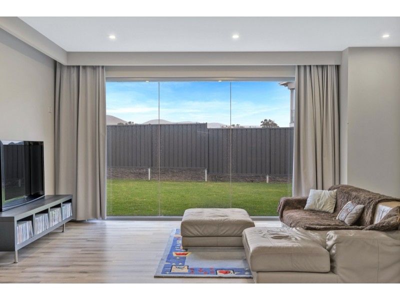 4 Duncanson Avenue, Sellicks Beach SA 5174