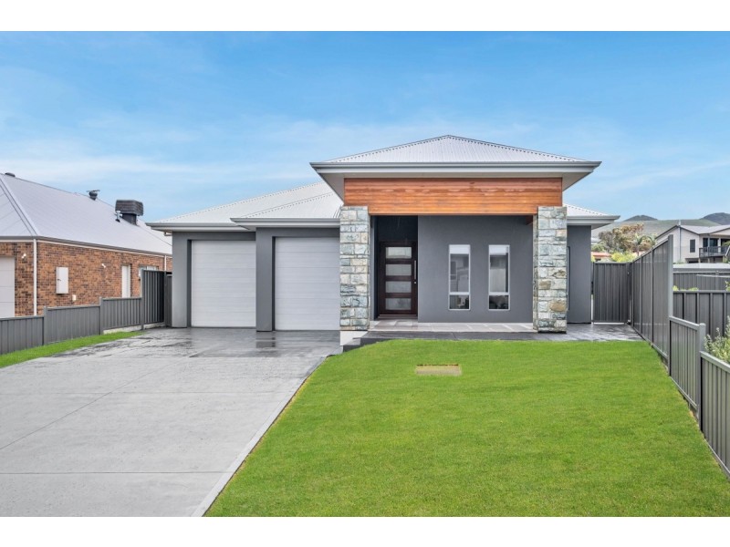 4 Duncanson Avenue, Sellicks Beach SA 5174