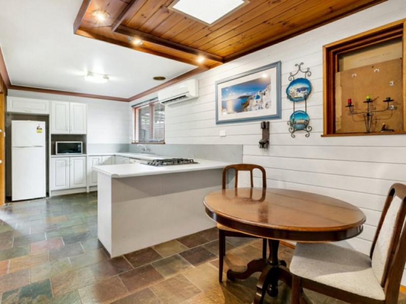 3 Vincent Crescent, Morphett Vale SA 5162