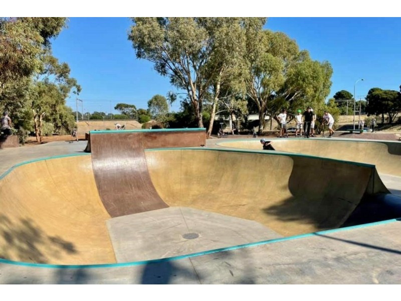 90 Elizabeth Road, Christie Downs SA 5164