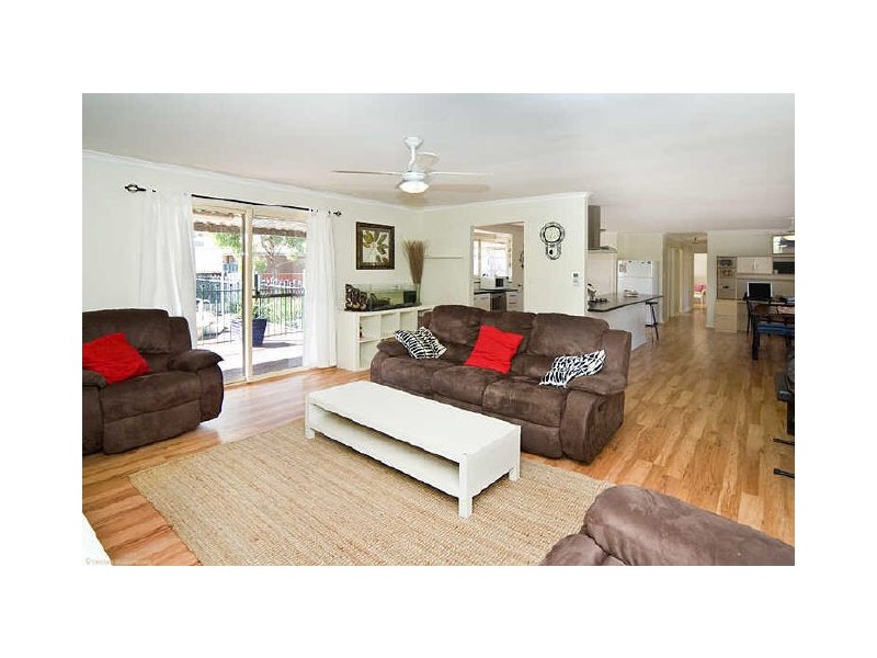 9 Humphrys Road, Aldinga Beach SA 5173