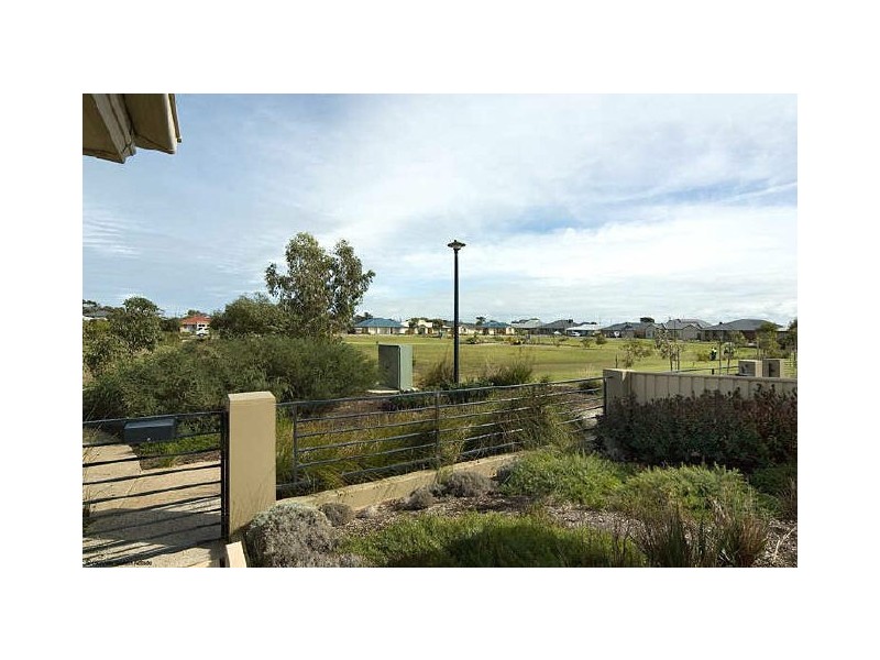 2 Kipsy Walk, Aldinga Beach SA 5173