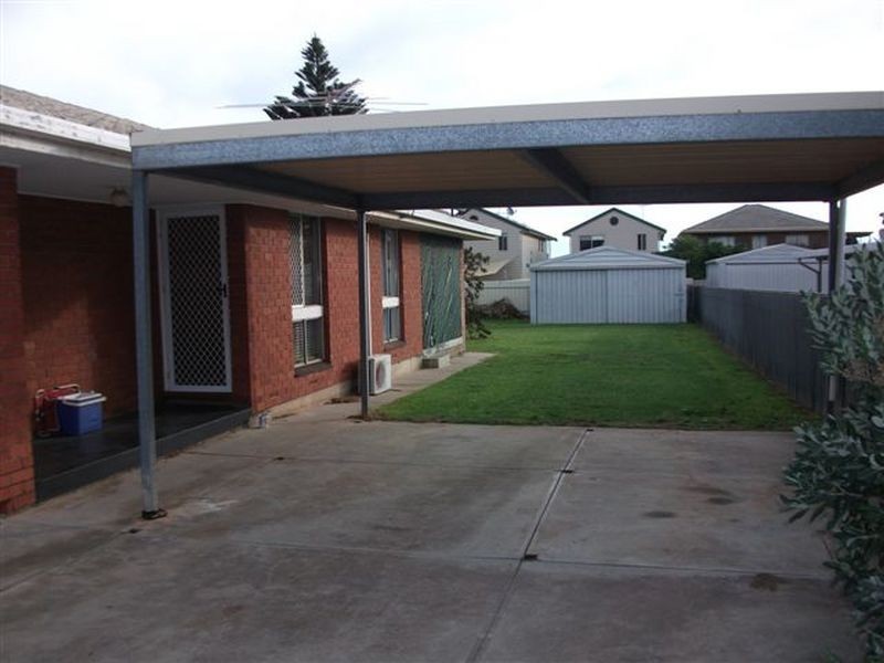 2/4 Croser Avenue, Aldinga Beach SA 5173