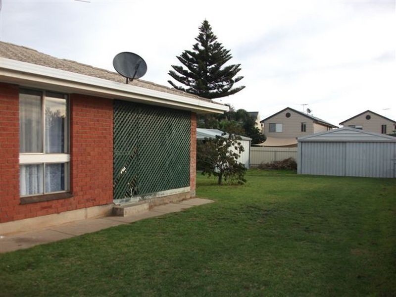 2/4 Croser Avenue, Aldinga Beach SA 5173