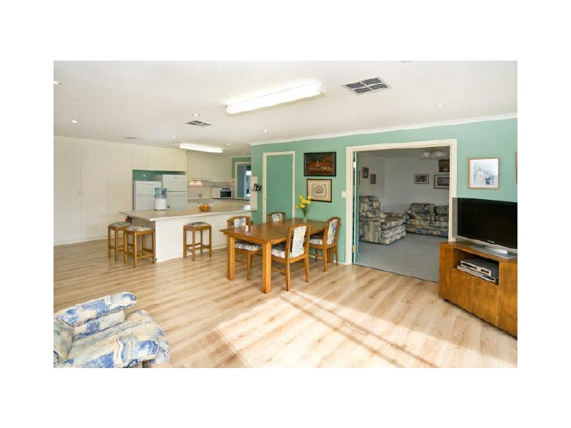 15 McBurney Crescent, Aldinga Beach SA 5173