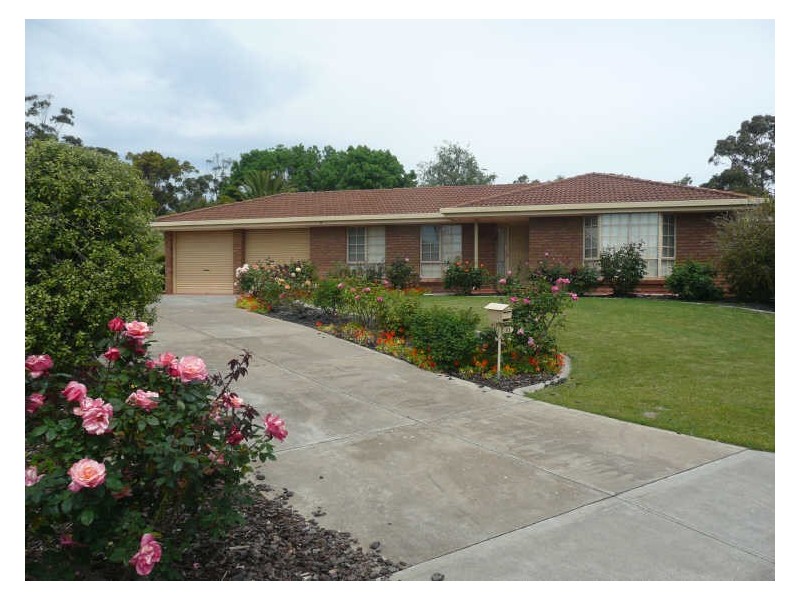 11 Andrew Henning Place, Willunga SA 5172