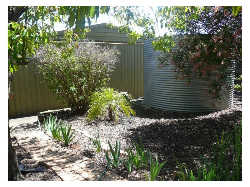 11 Andrew Henning Place, Willunga SA 5172