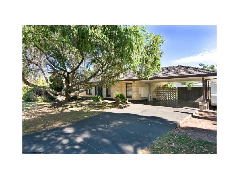 9 Carol Crst, Morphett Vale SA 5162