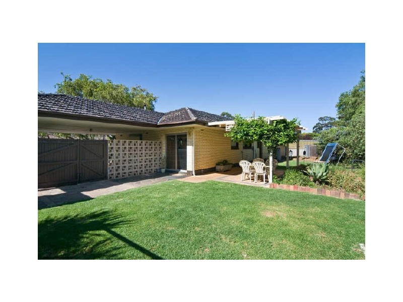 9 Carol Crst, Morphett Vale SA 5162