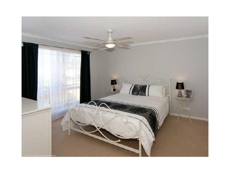 32 Barracoota Crescent, Aldinga Beach SA 5173