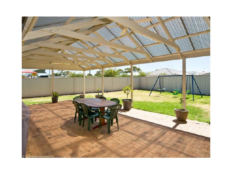 32 Barracoota Crescent, Aldinga Beach SA 5173
