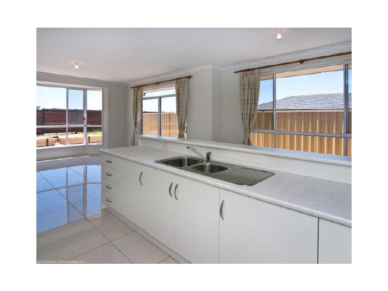 9 Knoll Avenue, Aldinga Beach SA 5173