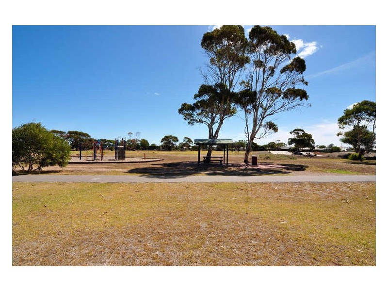 8 Stewart Avenue, Aldinga Beach SA 5173