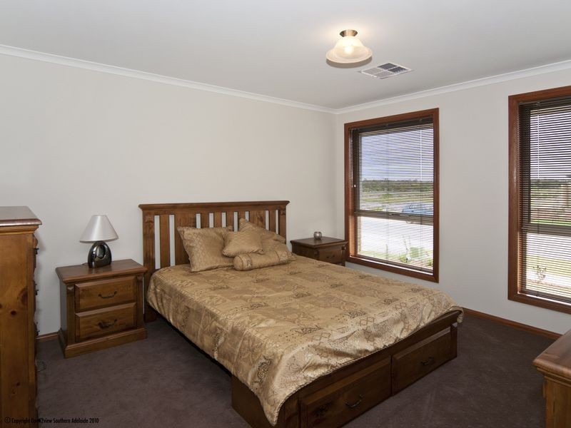 33 Whistlers Avenue, Aldinga Beach SA 5173