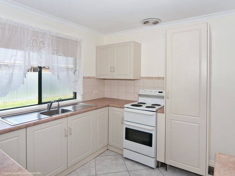 11 Stirling Crescent, Aldinga Beach SA 5173