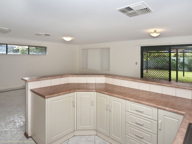 11 Stirling Crescent, Aldinga Beach SA 5173