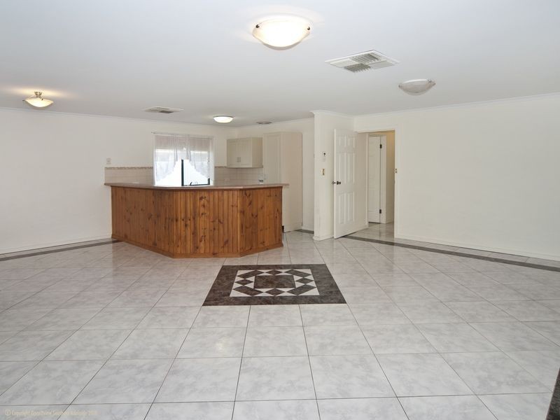 11 Stirling Crescent, Aldinga Beach SA 5173