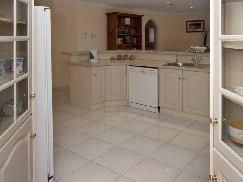 24 Augusta Drive, Seaford Rise SA 5169