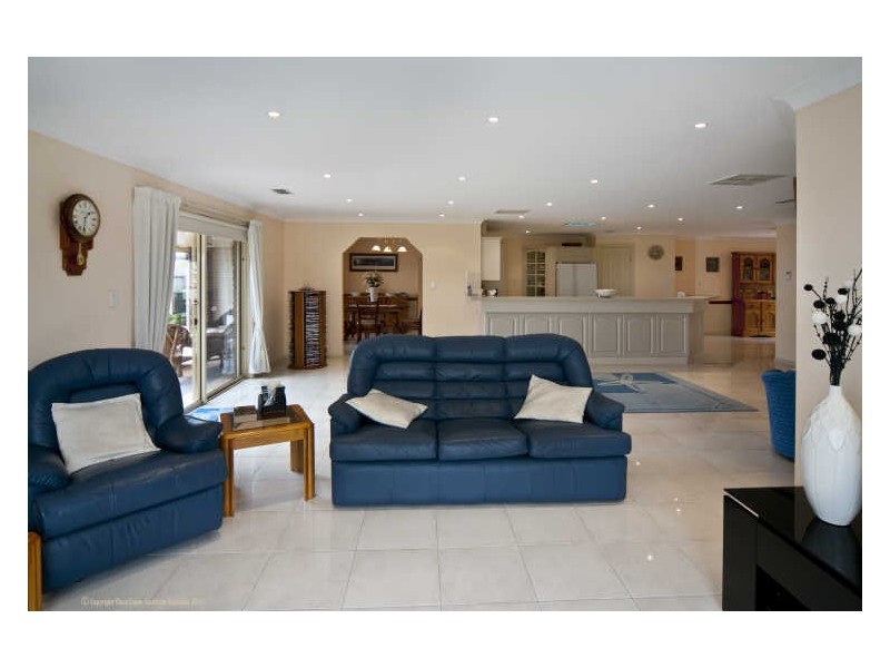 24 Augusta Drive, Seaford Rise SA 5169