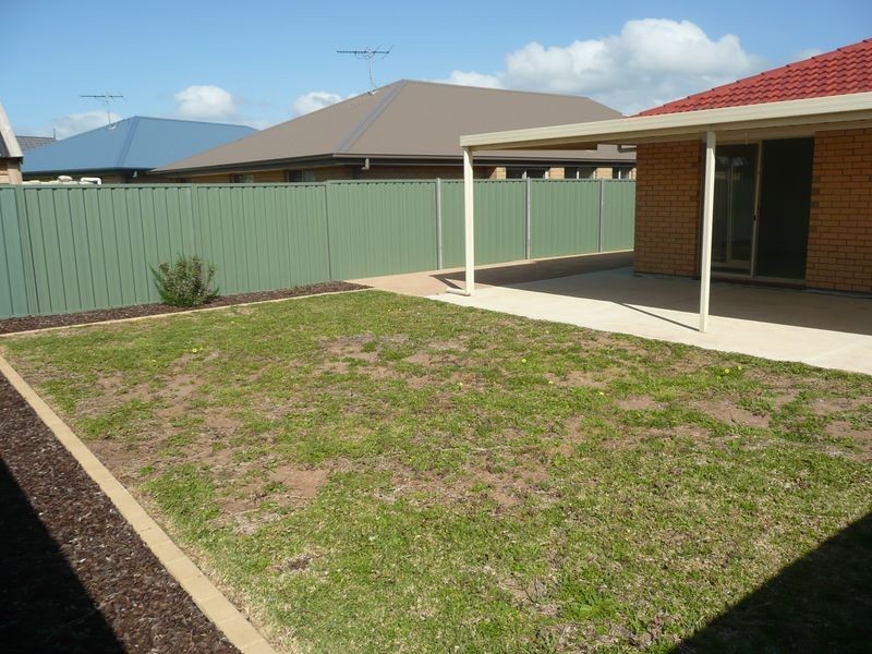 10 Chartreuse Court, Aldinga Beach SA 5173