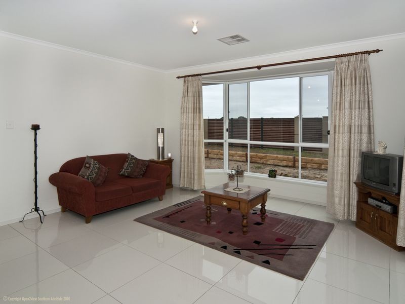 9 Knoll Avenue, Aldinga Beach SA 5173