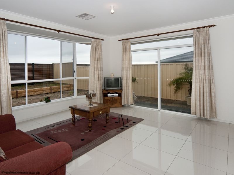 9 Knoll Avenue, Aldinga Beach SA 5173