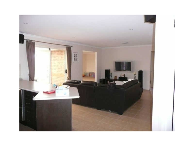 27 Periwinkle Drive, Aldinga Beach SA 5173