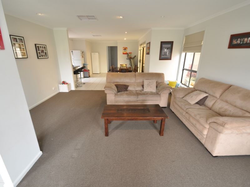 28 Blue Bay Avenue, Aldinga Beach SA 5173