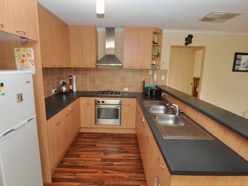 10 White Court, Aldinga Beach SA 5173