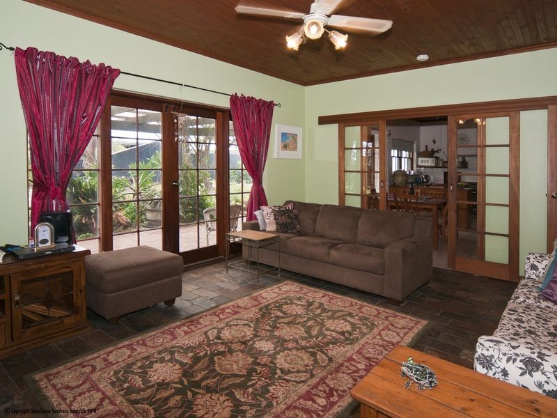 9 Irving Road, Aldinga Beach SA 5173