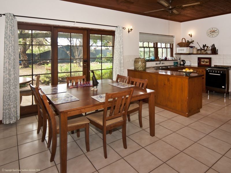 9 Irving Road, Aldinga Beach SA 5173