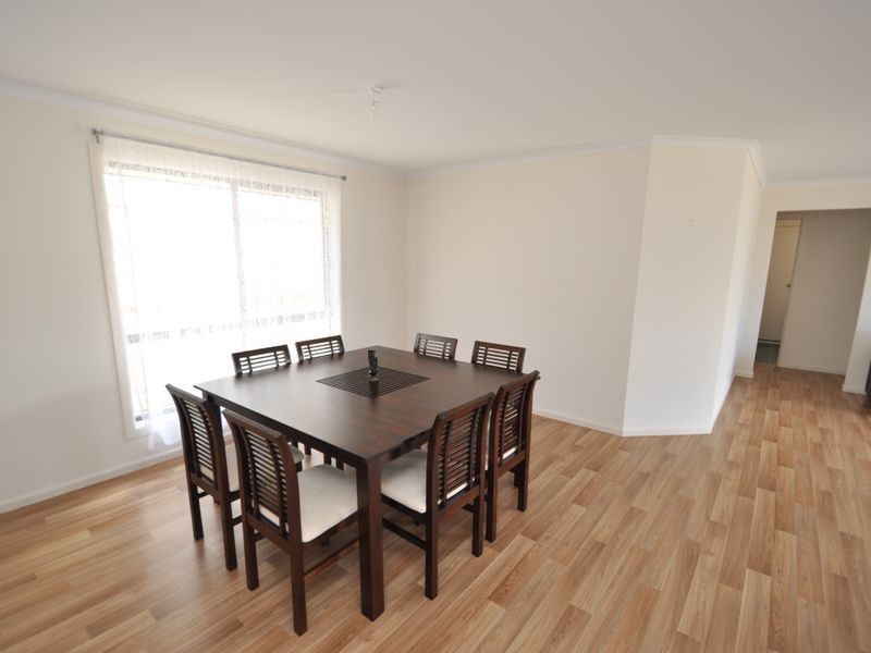 18 McKinlay St, Mount Compass SA 5210