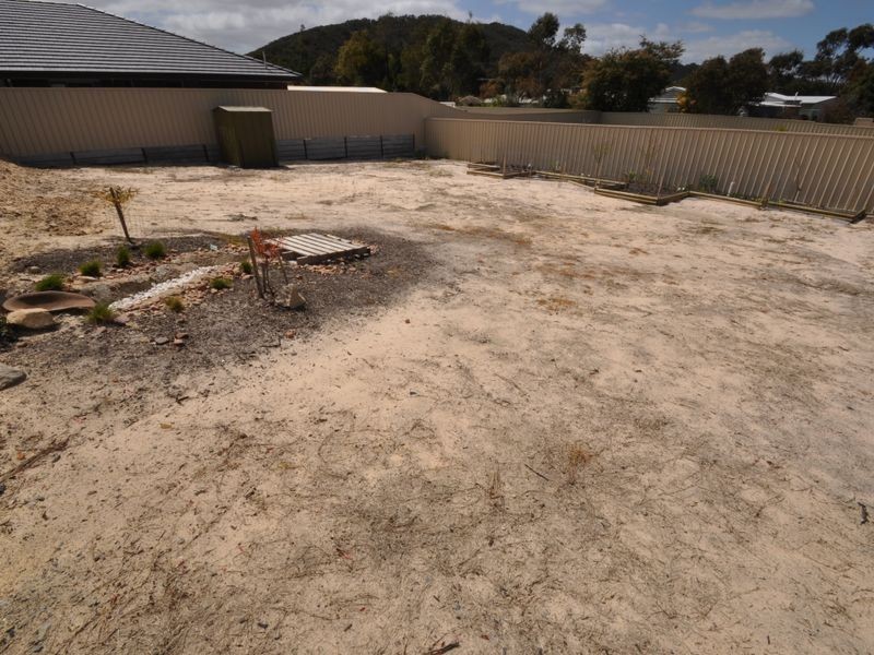 18 McKinlay St, Mount Compass SA 5210