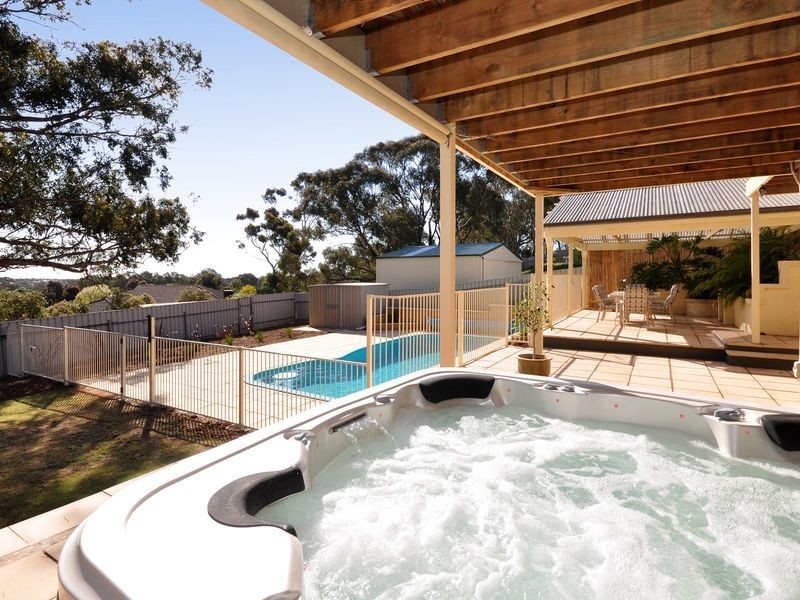 18 Shetland Street, Woodcroft SA 5162