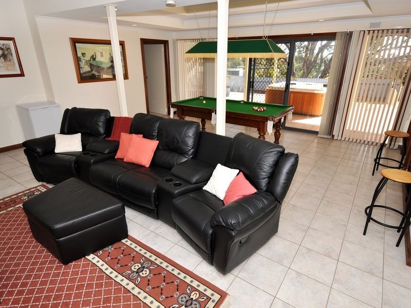 18 Shetland Street, Woodcroft SA 5162