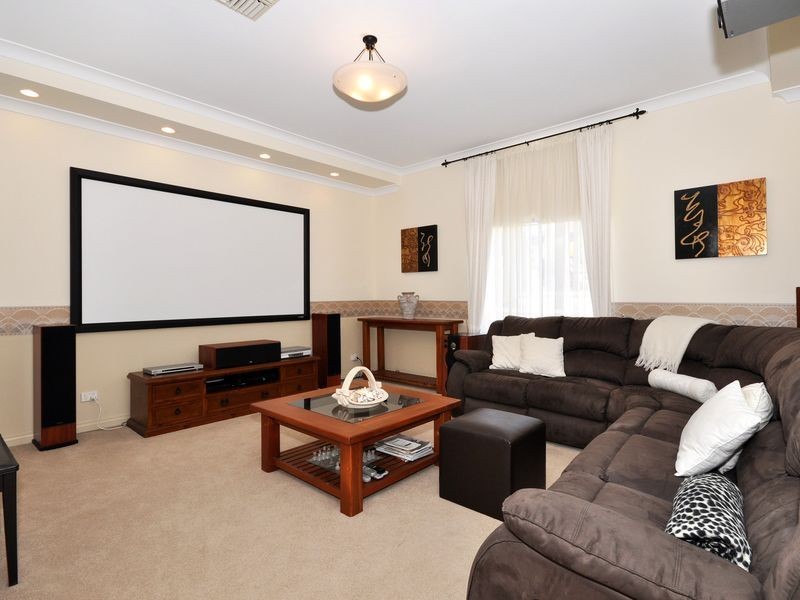 18 Shetland Street, Woodcroft SA 5162