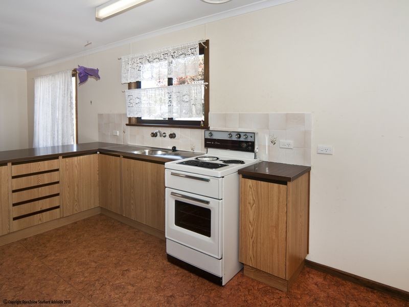 28 Whinnerah Avenue, Aldinga Beach SA 5173