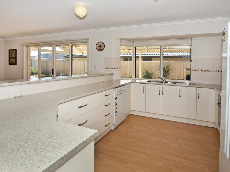 9 Offshore Ave, Aldinga Beach SA 5173