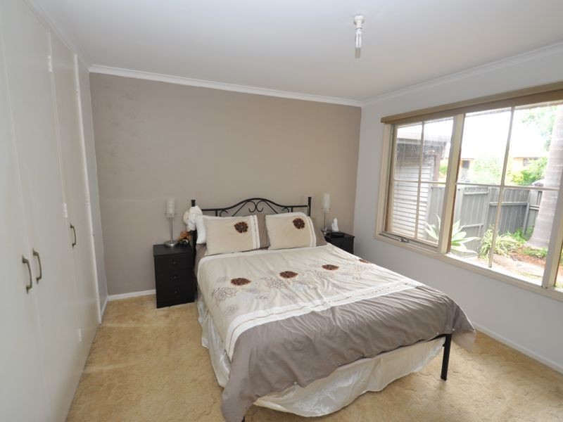 2 Burns Crt, Morphett Vale SA 5162