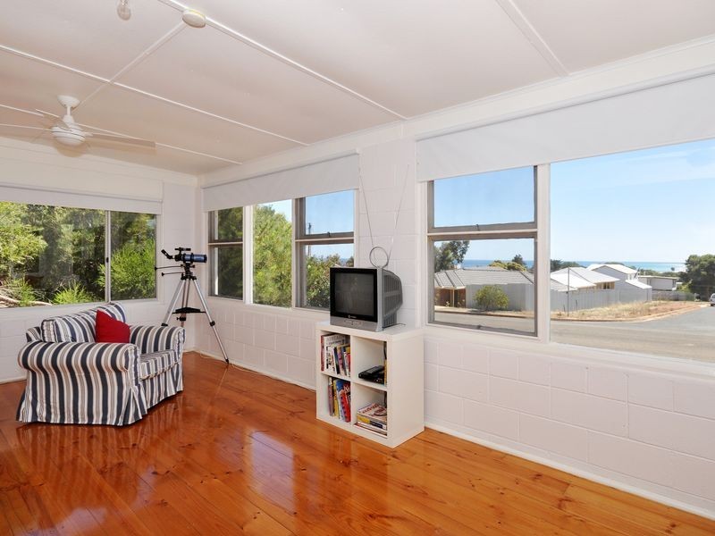6 Robert Street, Sellicks Beach SA 5174