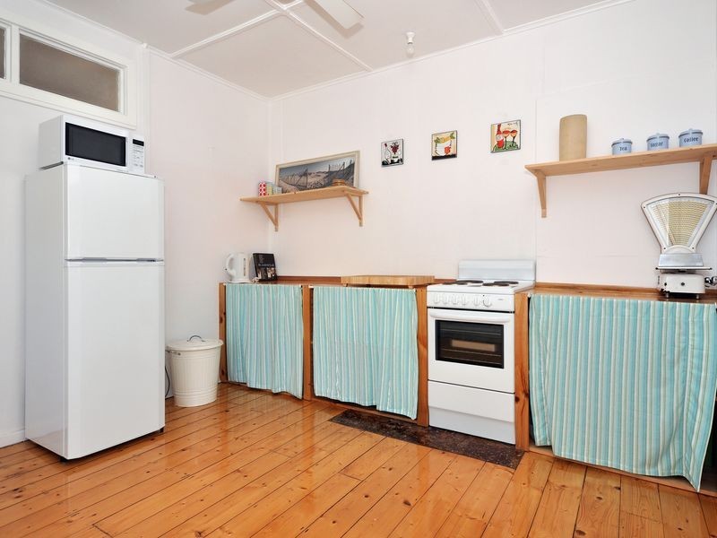 6 Robert Street, Sellicks Beach SA 5174
