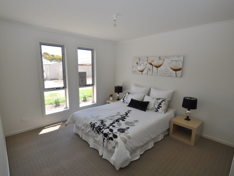 60 Quinliven Road, Aldinga Beach SA 5173