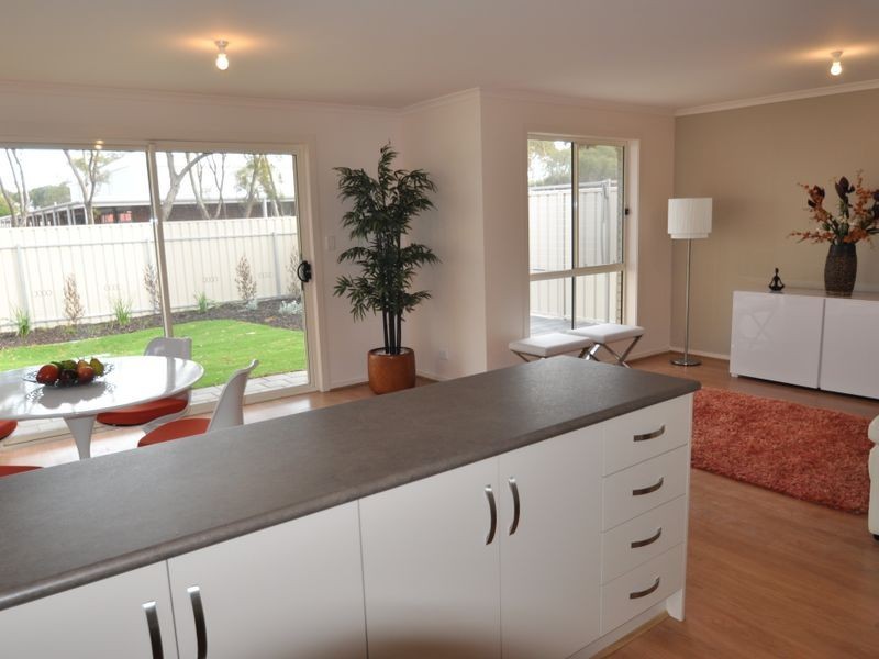 60 Quinliven Road, Aldinga Beach SA 5173