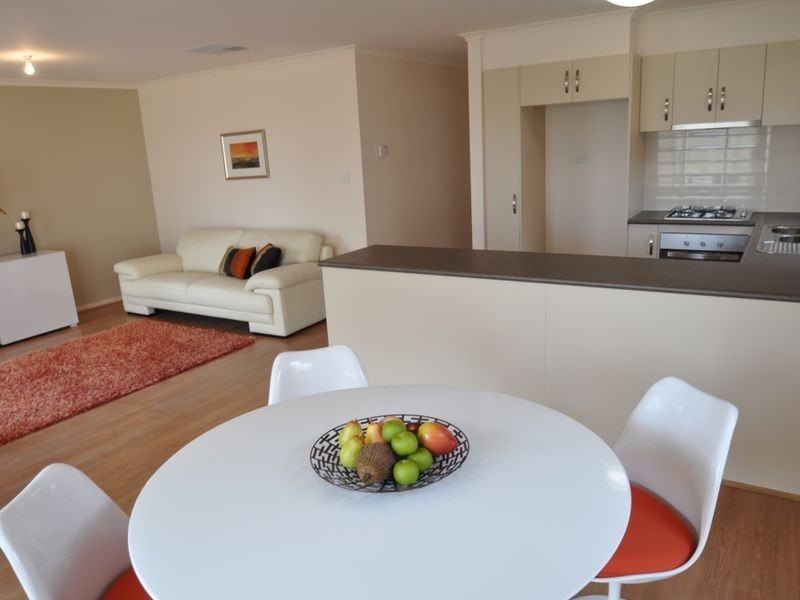 60 Quinliven Road, Aldinga Beach SA 5173